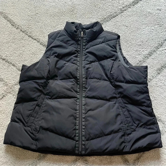 Lands End black puffer vest winter down filled feathers  2X - Picture 1 of 9